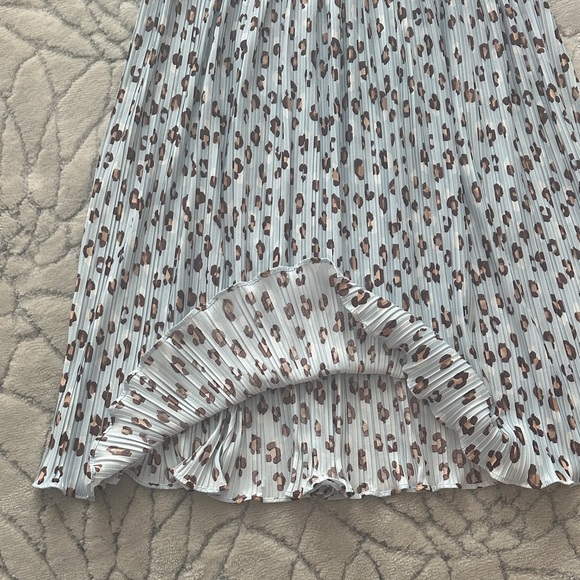 Ann Taylor White and Brown Pleated A-Line Skirt - Picture 5 of 8